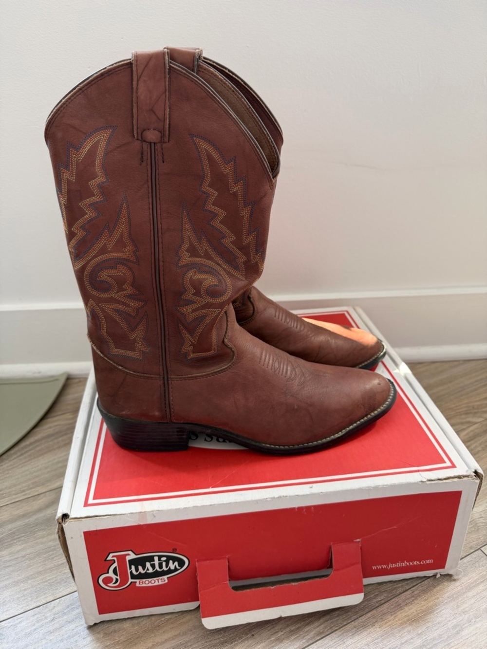 Justin Boots Brown Leather round toe Boots